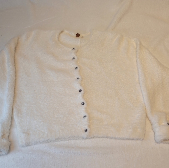 FP One, ultra soft white long sleeve sweater. - Picture 3 of 5